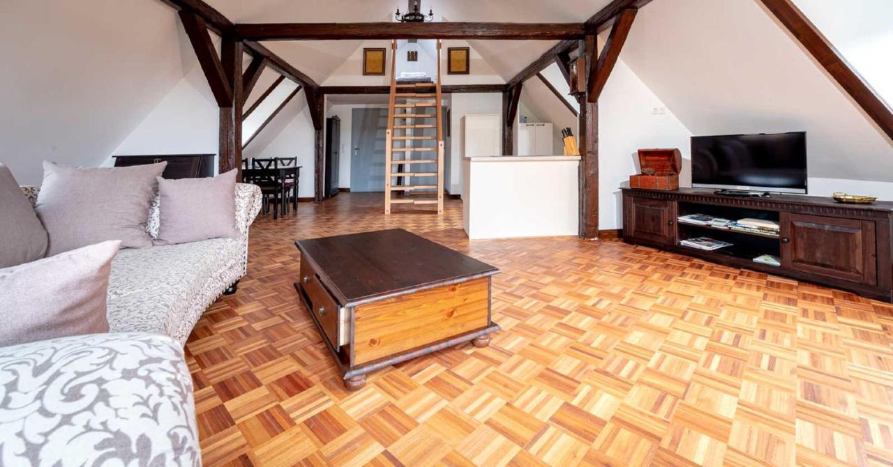 Geyer-Schloss Reinsbronn 克雷格林根 外观 照片